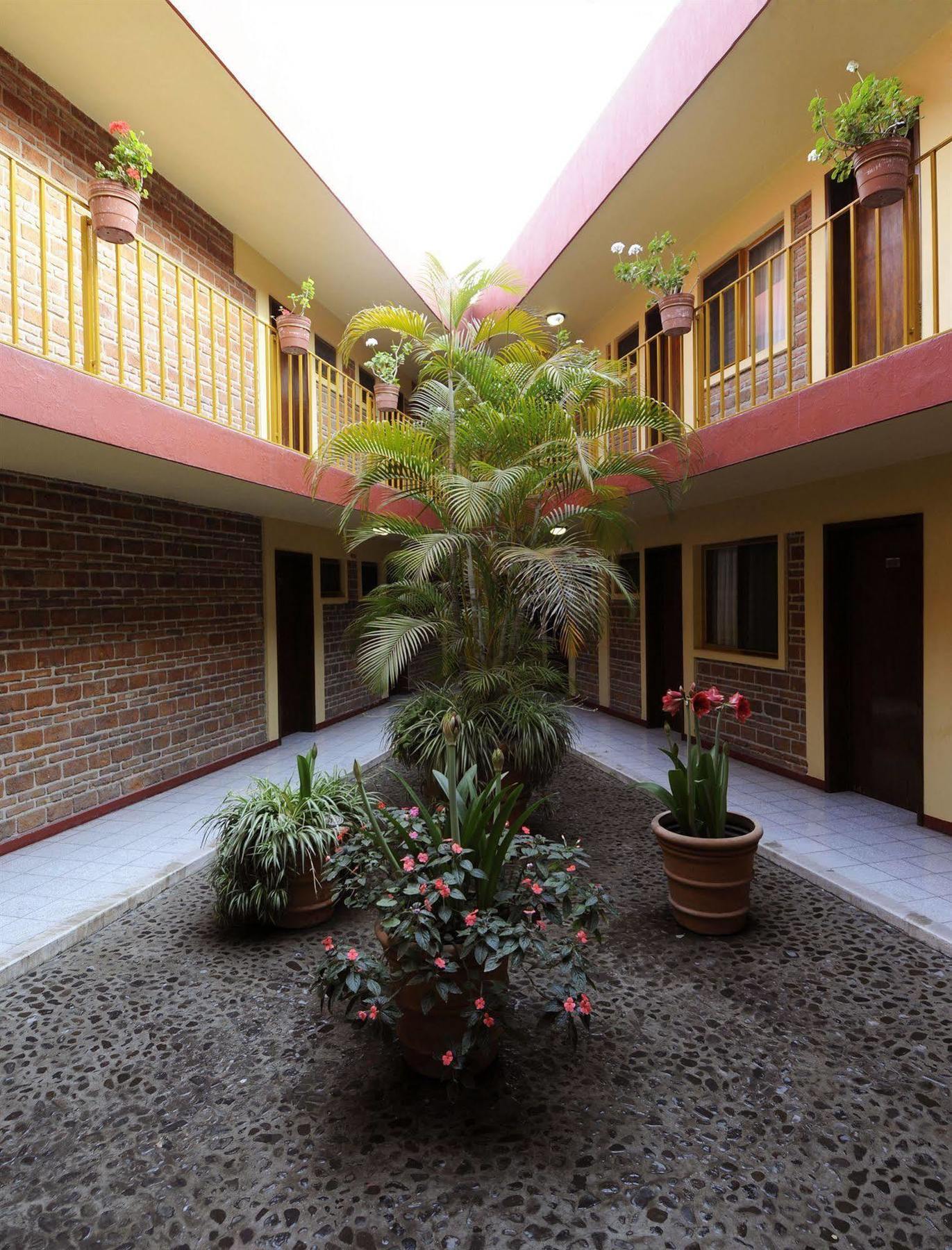 Hotel Arboledas Industrial Guadalajara Exterior photo